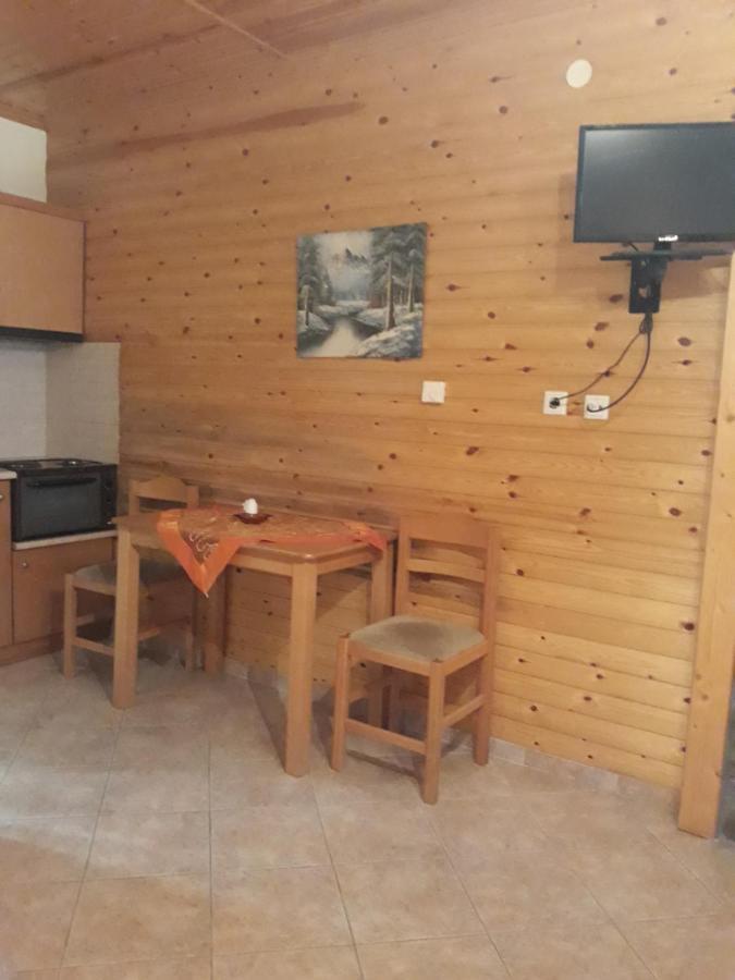 To Konaki Káto Loutrákion Buitenkant foto